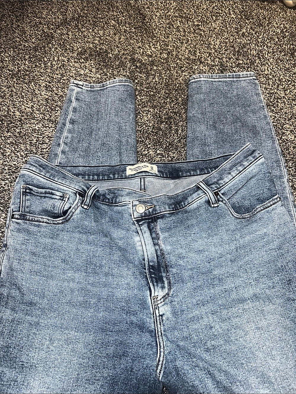 Abercrombie & Fitch The Super Skinny Ankle High Rise 18L